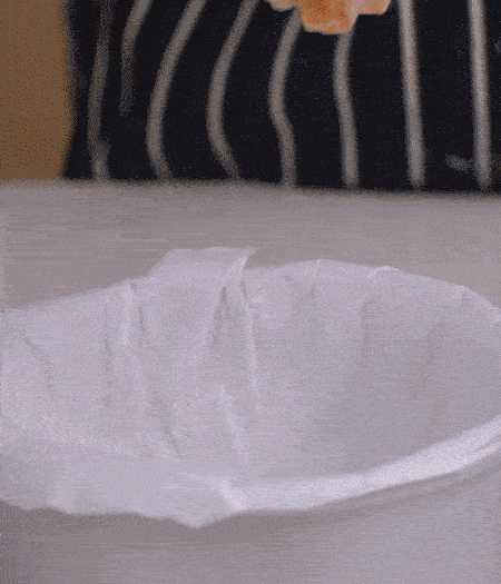 放到容器中，30-36攝氏度的地方發(fā)酵2次。