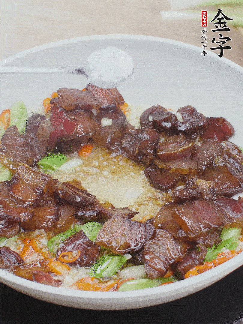 下醬油肉，一點(diǎn)生抽、白糖調(diào)味。