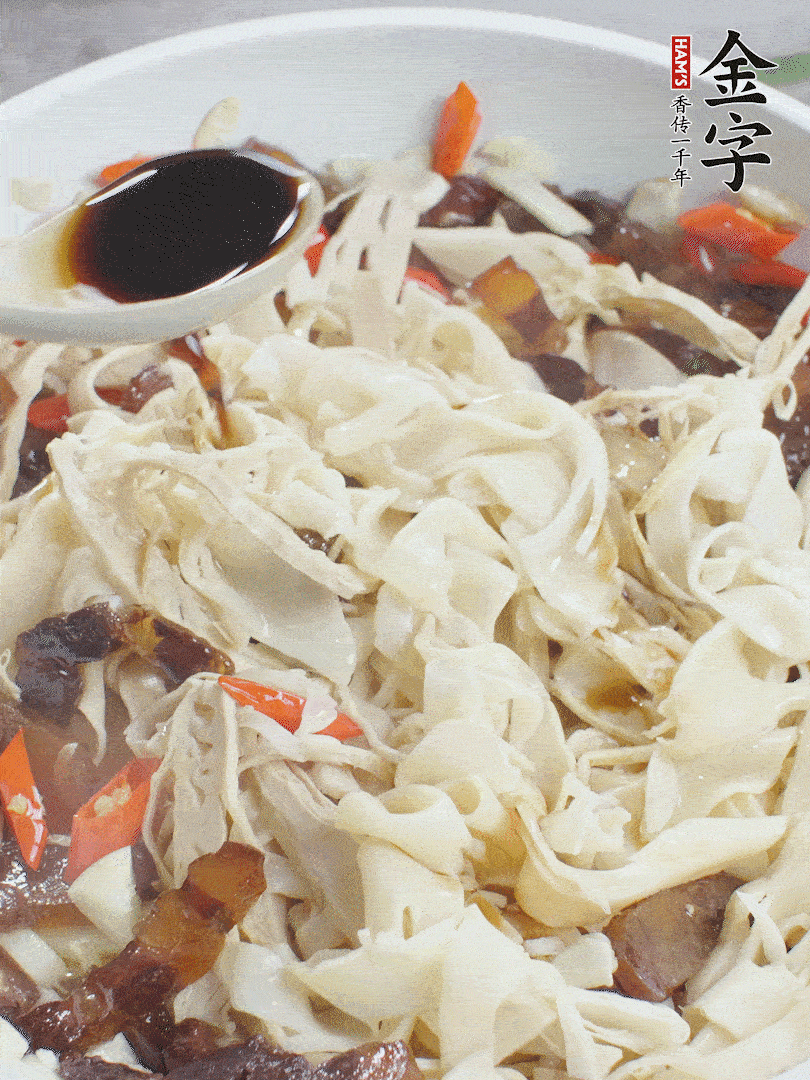 下糯米筍，淋一點(diǎn)生抽、蠔油調(diào)味。