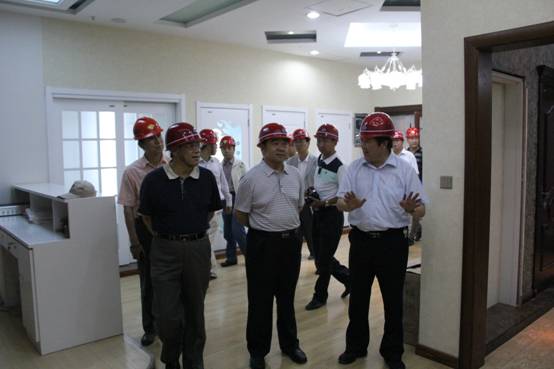 青海省經(jīng)濟(jì)委員會(huì)黨組書記、主任，省國資委  黨委副書記、副主任吳海昆實(shí)地考察物產(chǎn)集團(tuán)重點(diǎn)項(xiàng)目