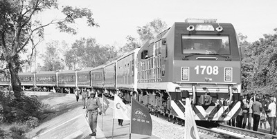 搭中國快車，促非洲發(fā)展