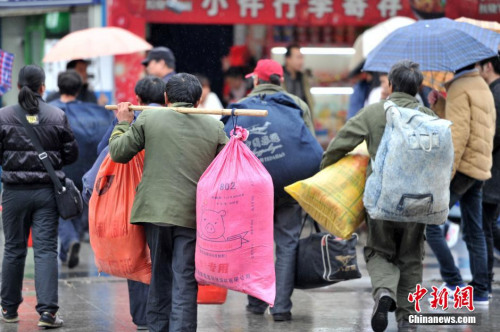 聚焦春節(jié)&ldquo;恐歸族&rdquo;：近鄉(xiāng)情怯，恐懼何來？(圖)